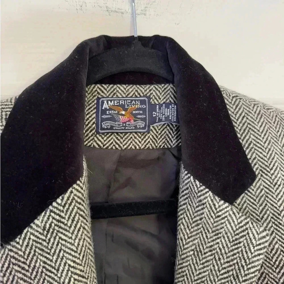 American Living Herringbone Blazer w/ Velvet Collar Size 12 - Picture 6 of 9